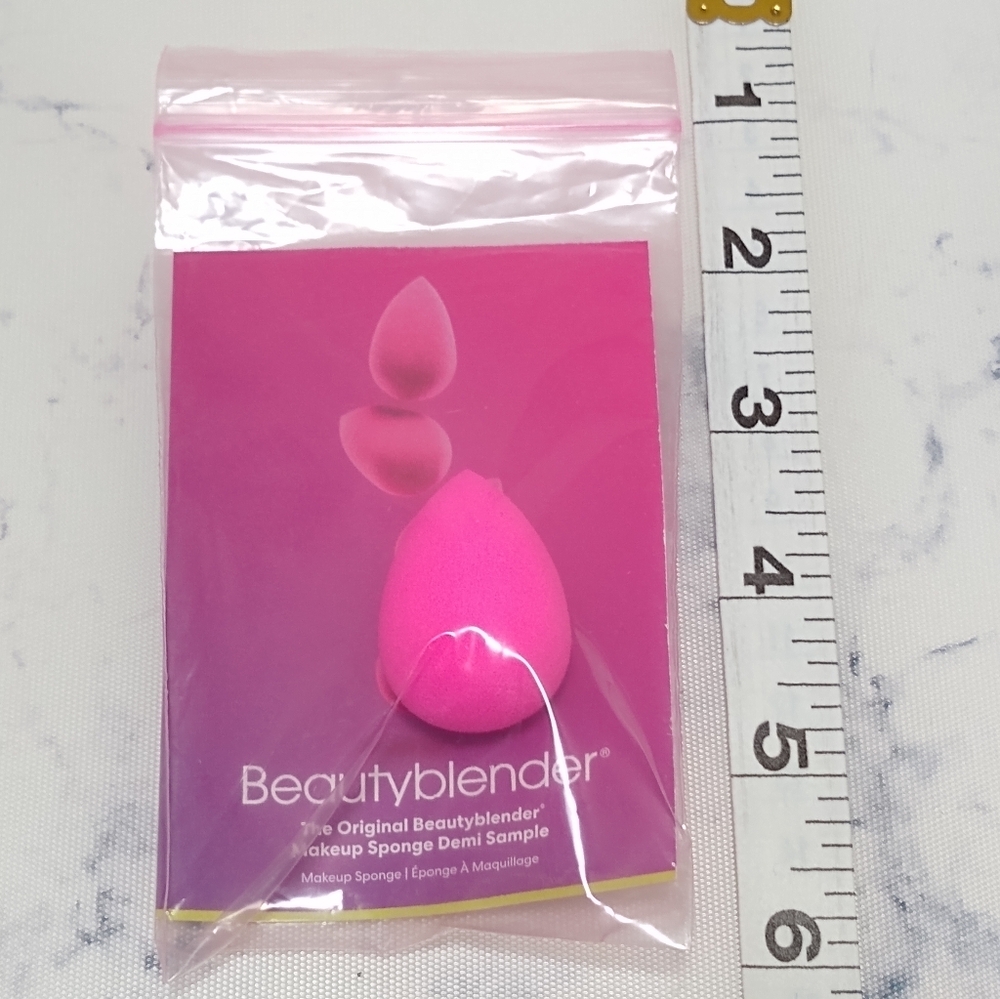 Beautyblender Makeup Sponge Demi Size - Picture 2 of 3